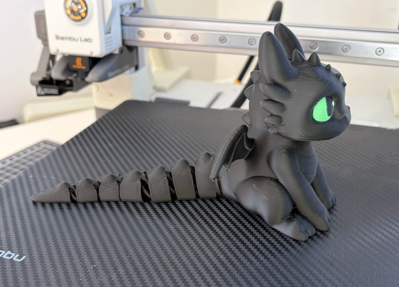 Cute Baby Dragon Articulated Figure – Flexible Desk Toy & Collectible